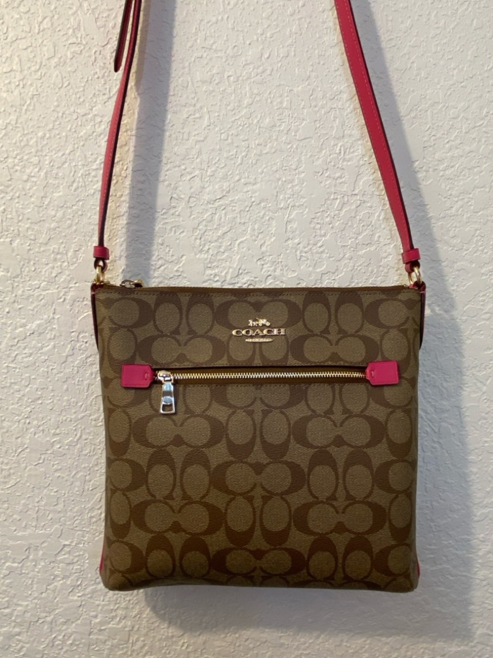 Coach Rowan Signature File Bag Signature Khaki/Bold Pink AUTHENTIC